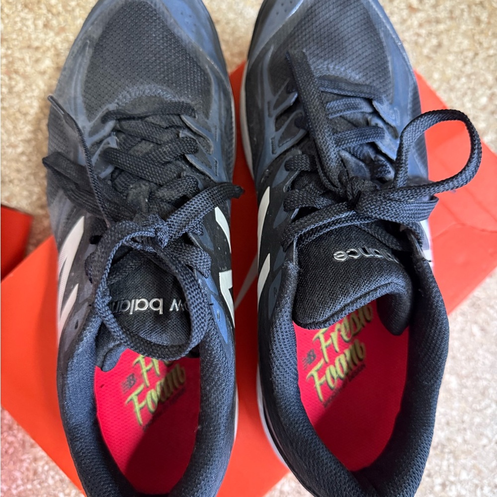 New Balance Black Athletic Running Shoes with Mesh Upper